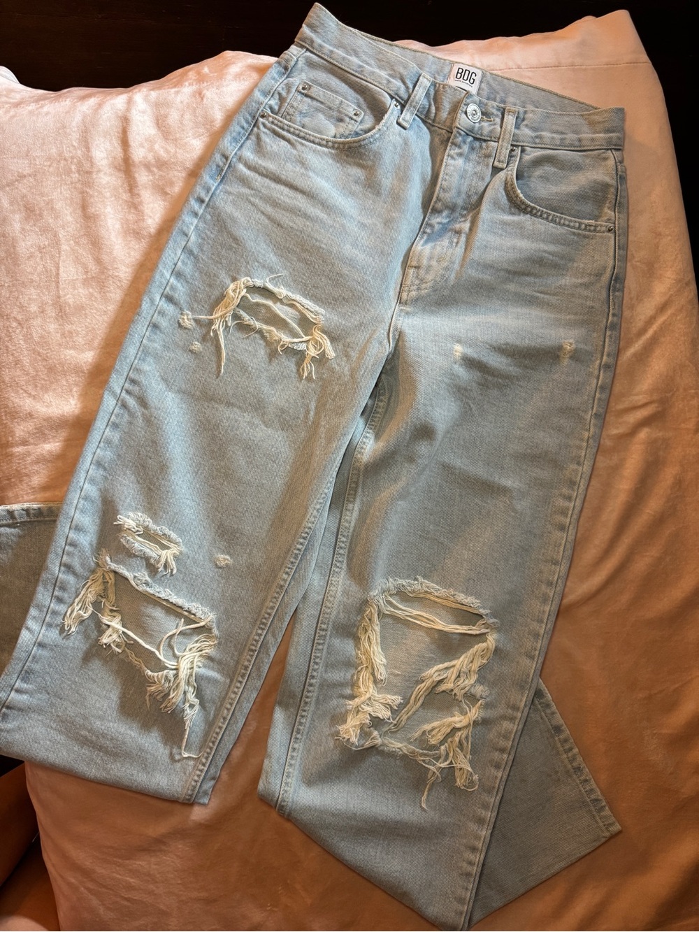 Urban Outfitters BDG Light Wash Distressed High-Rise Baggy Jeans size 27